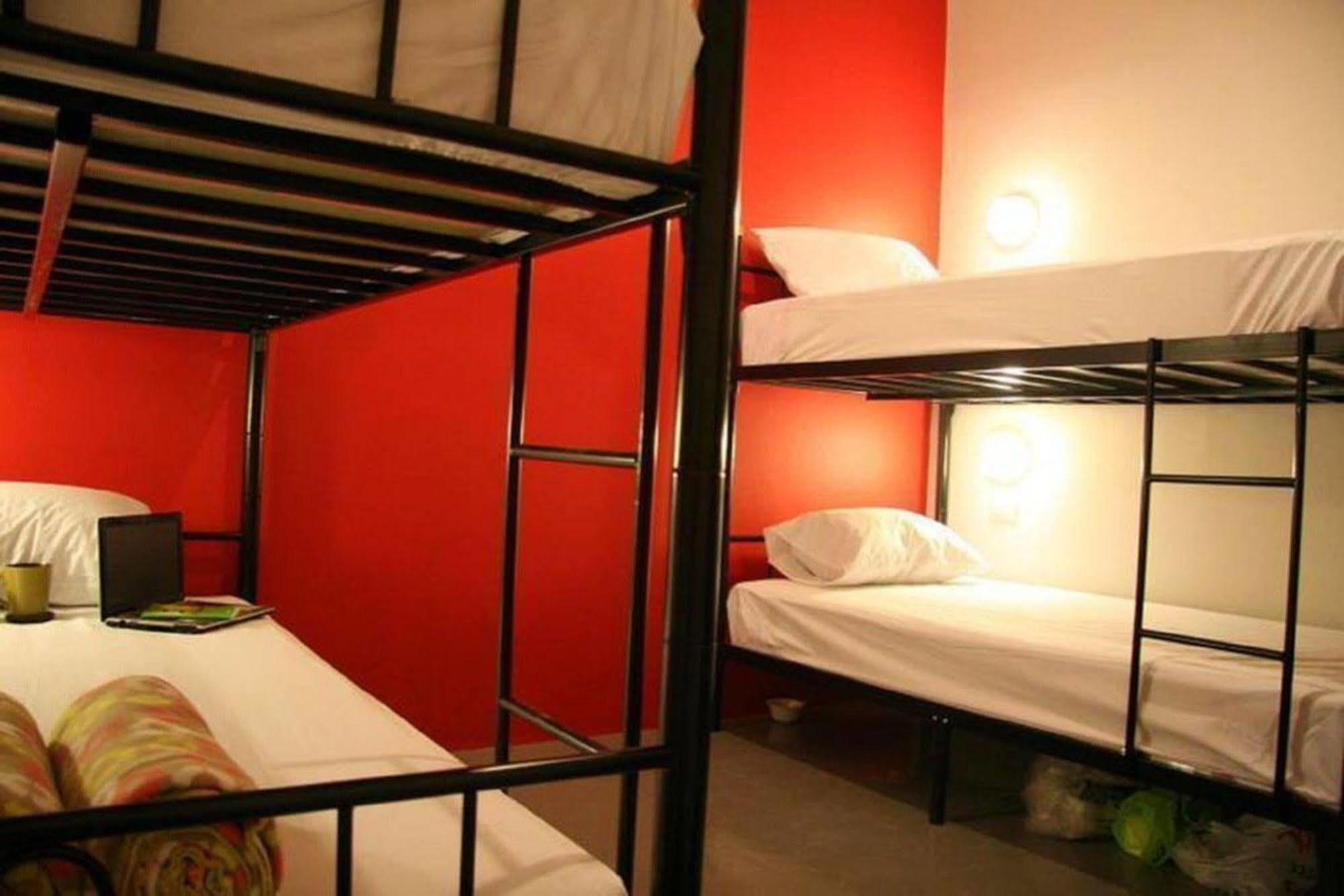 Kool Backpacker Hostel パトン エクステリア 写真